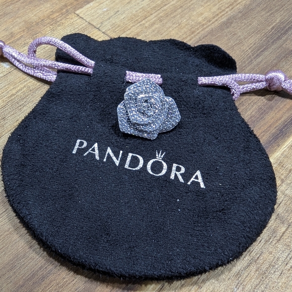 Pandora Rose In Bloom Oversized Charm -New w/Pandora Pouch - Picture 8 of 8
